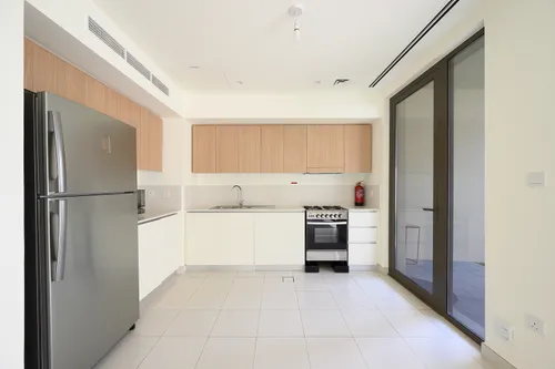 3 Bedrooms Villa in Parkside 2