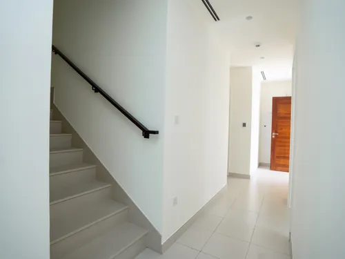 4 Bedrooms Townhouse in Parkside 2