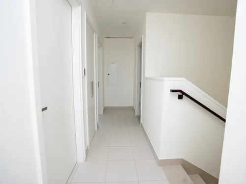 4 Bedrooms Townhouse in Parkside 2
