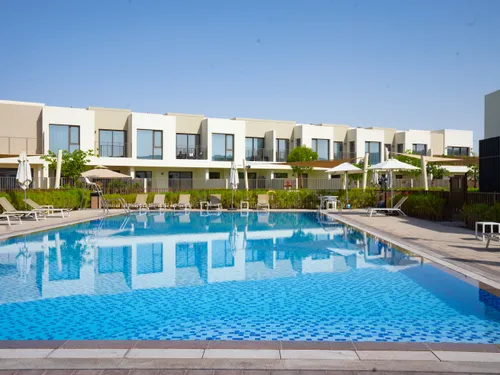 4 Bedrooms Townhouse in Parkside 2