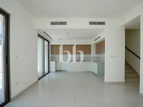 Corner Unit | Vacant | Large Plot