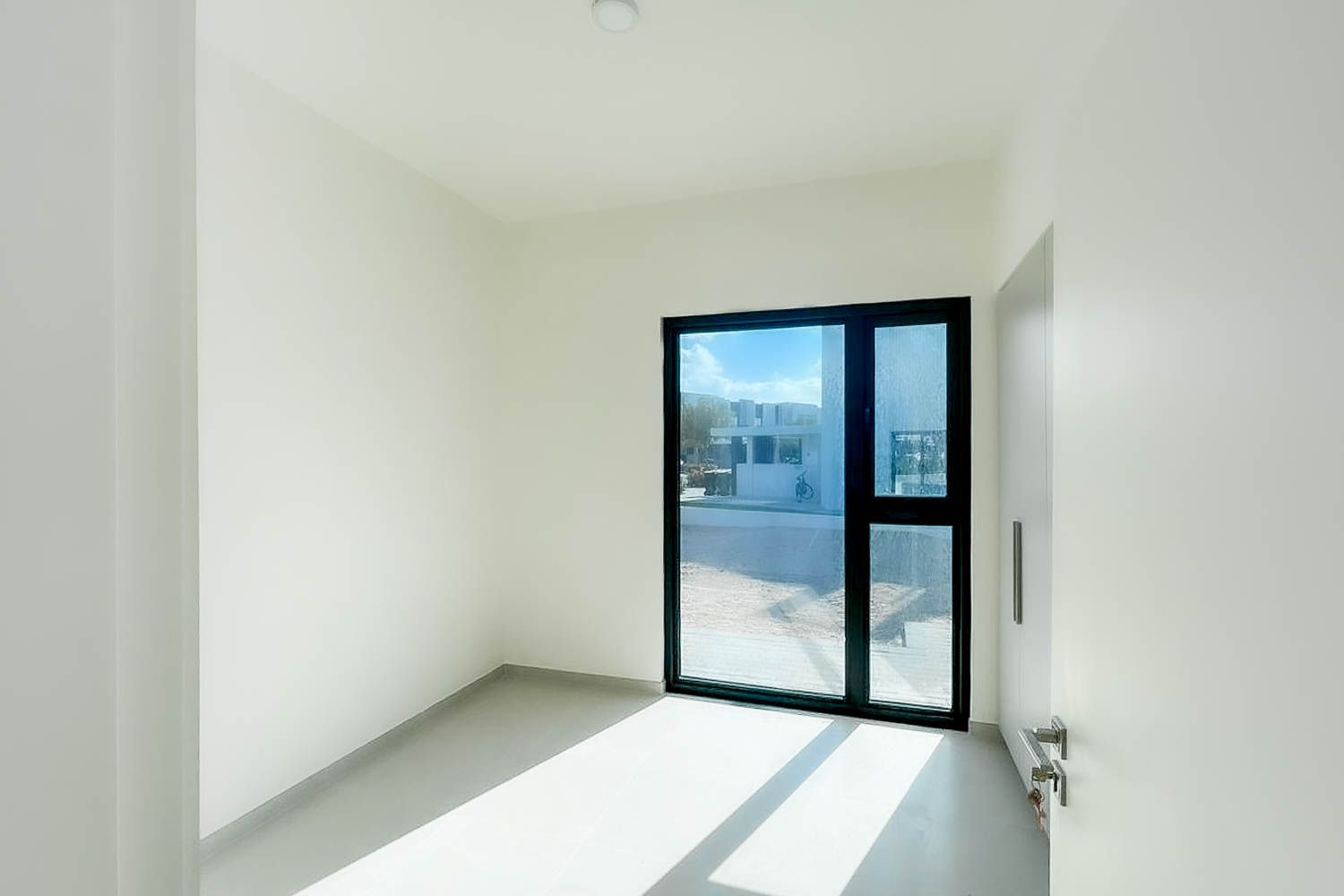 4 Bedrooms Townhouse in Greenviews 2