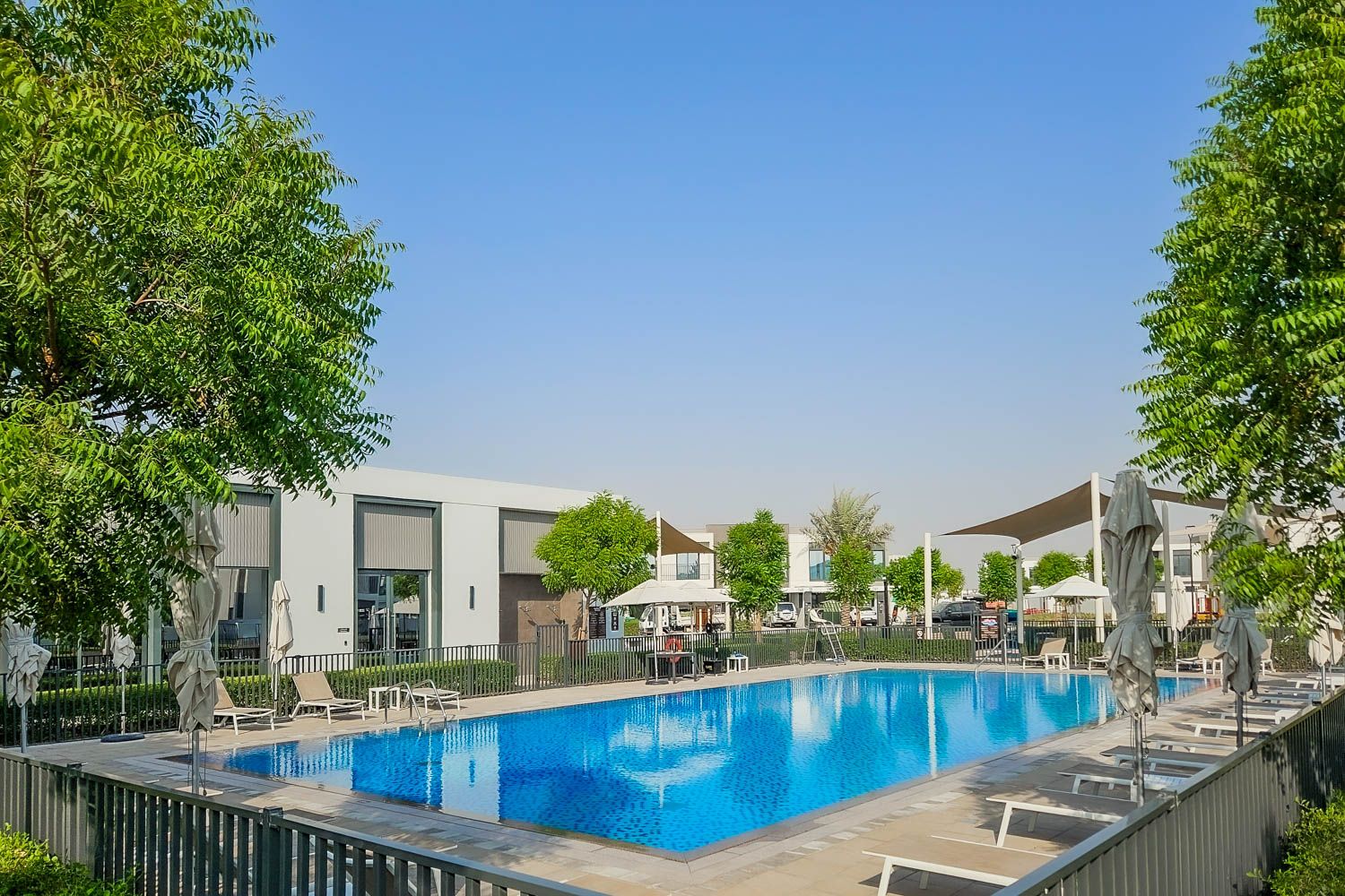 4 Bedrooms Townhouse in Greenviews 2