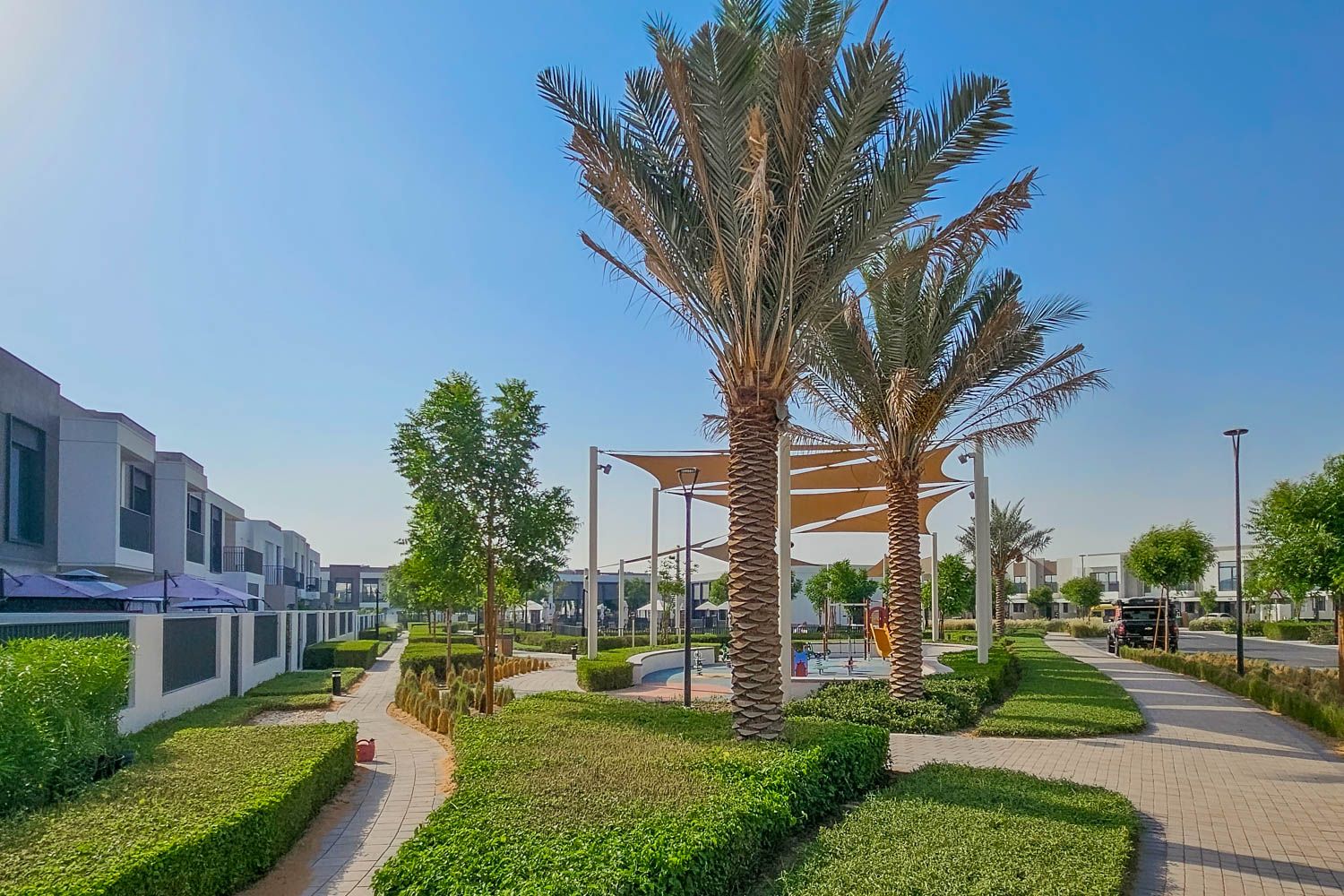 4 Bedrooms Townhouse in Greenviews 2