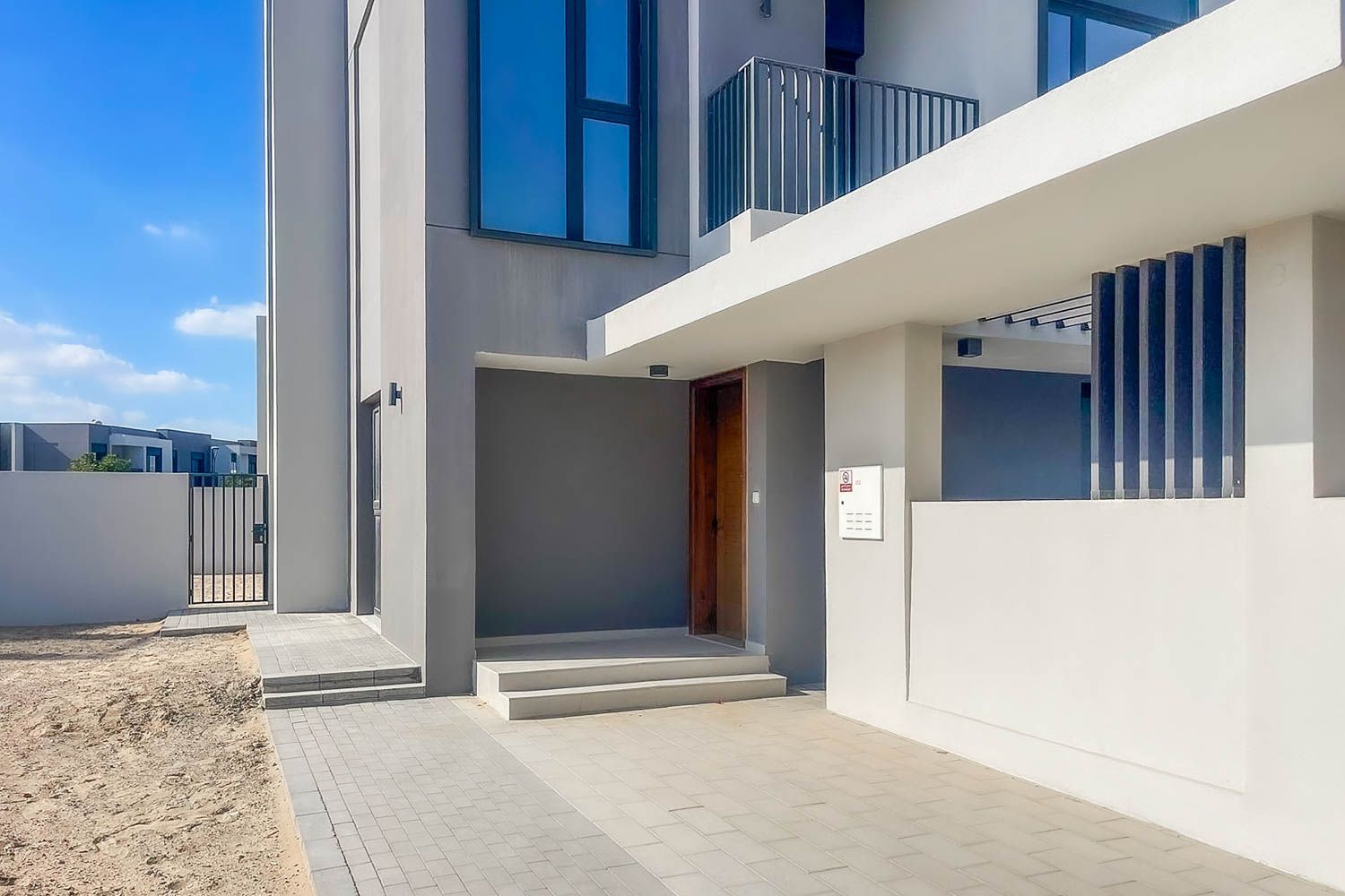 4 Bedrooms Townhouse in Greenviews 2