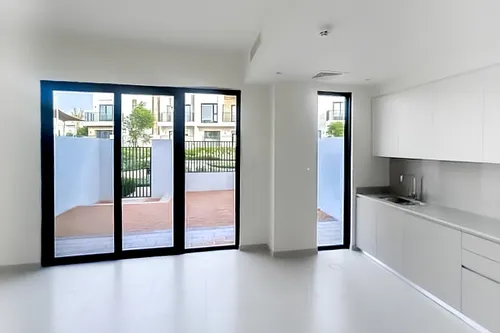 3 Bedrooms Townhouse in Greenview