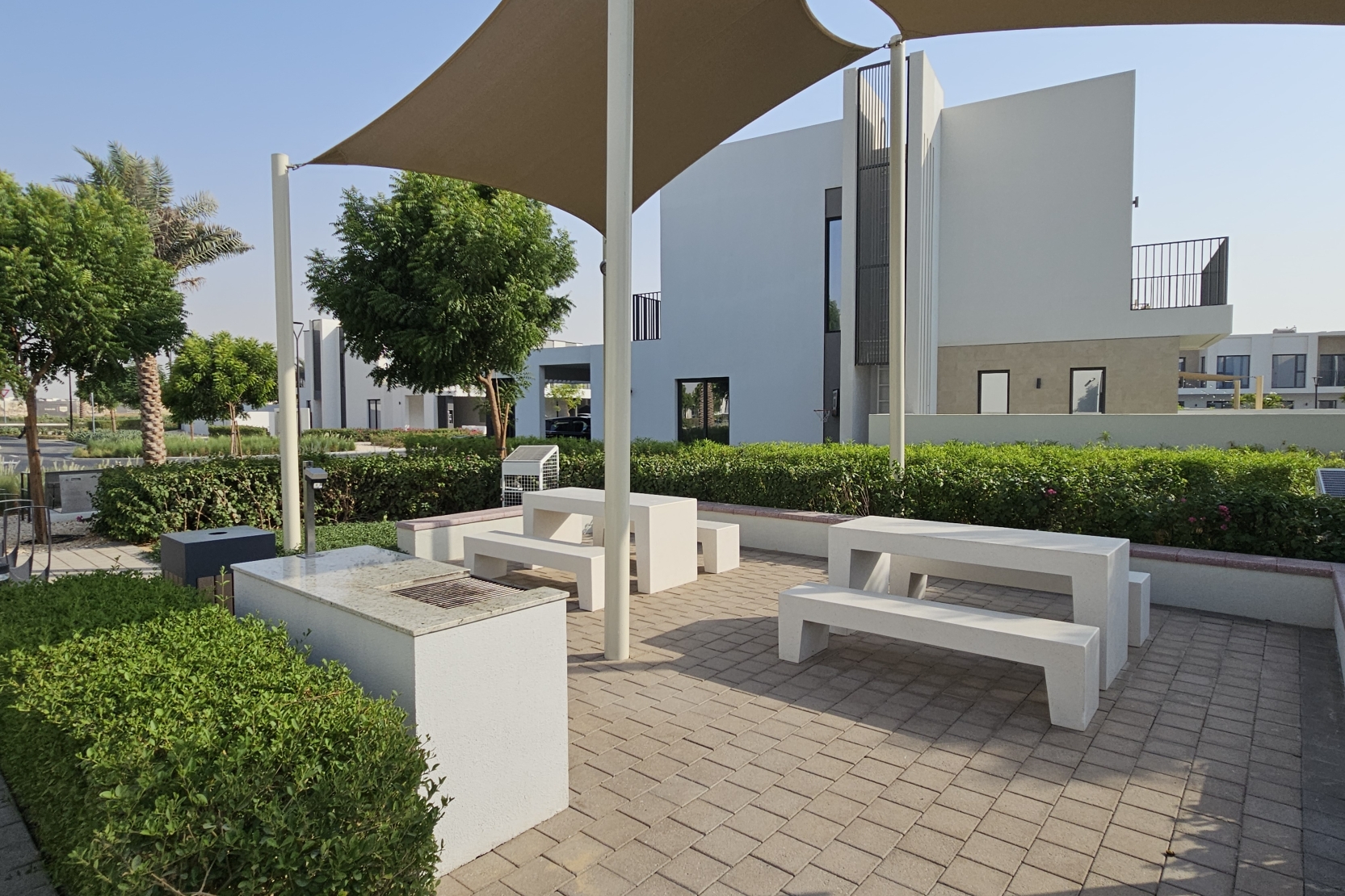 4 Bedrooms Townhouse in Greenview