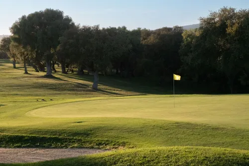 3 Bedrooms Apartment in Golf Meadow