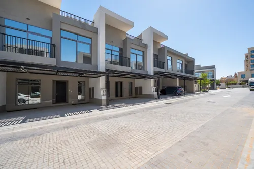 4 Bedrooms Villa in 180 Degrees Villas