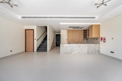 4 Bedrooms Villa in 180 Degrees Villas