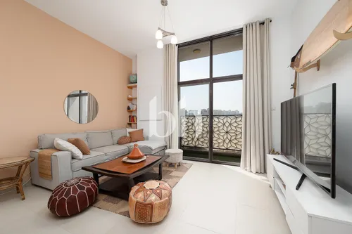 2 BR | Bright | Spacious | Fully furnished