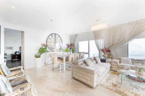 3 Bedrooms Apartment in D1 Tower