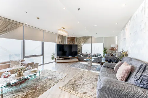 3 Bedrooms Apartment in D1 Tower