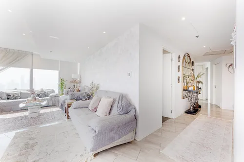 3 Bedrooms Apartment in D1 Tower