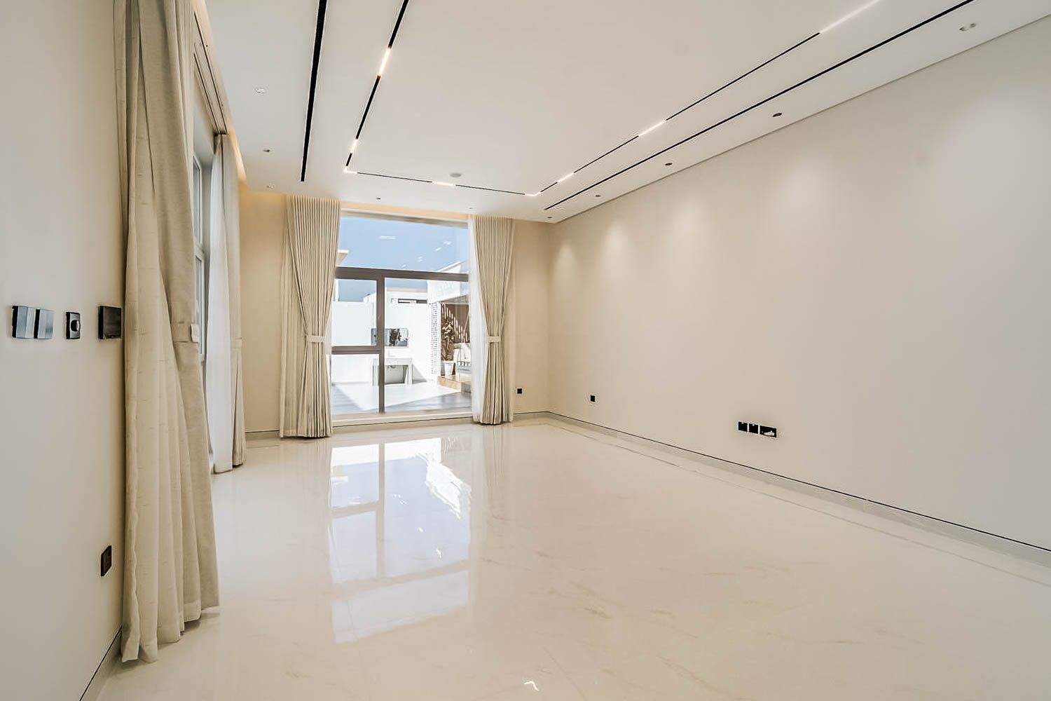 7 Bedrooms Villa in Nad Al Sheba Gardens 1