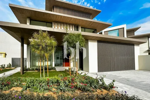 Prime | Near ClubHouse| Ready to move in