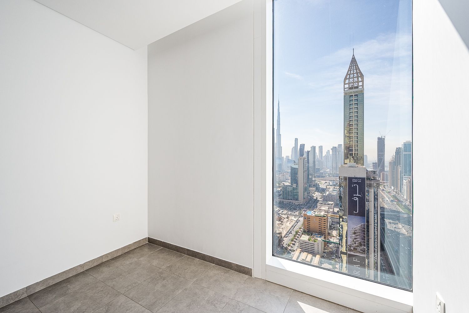 2 Bedrooms Apartment in Maze Tower