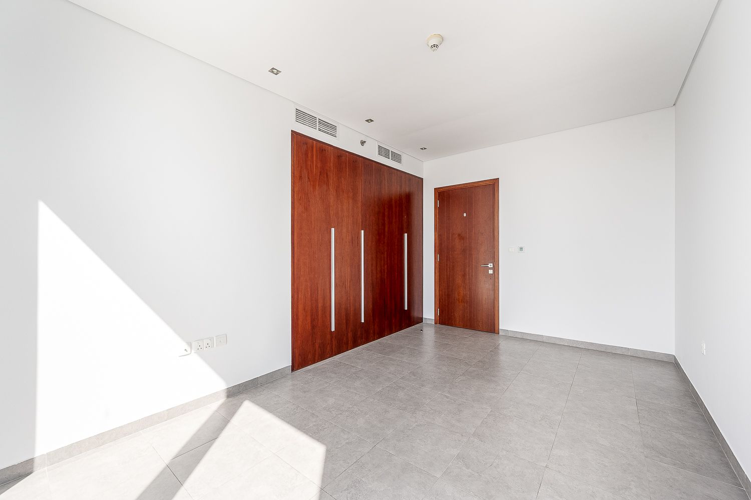 2 Bedrooms Apartment in Maze Tower