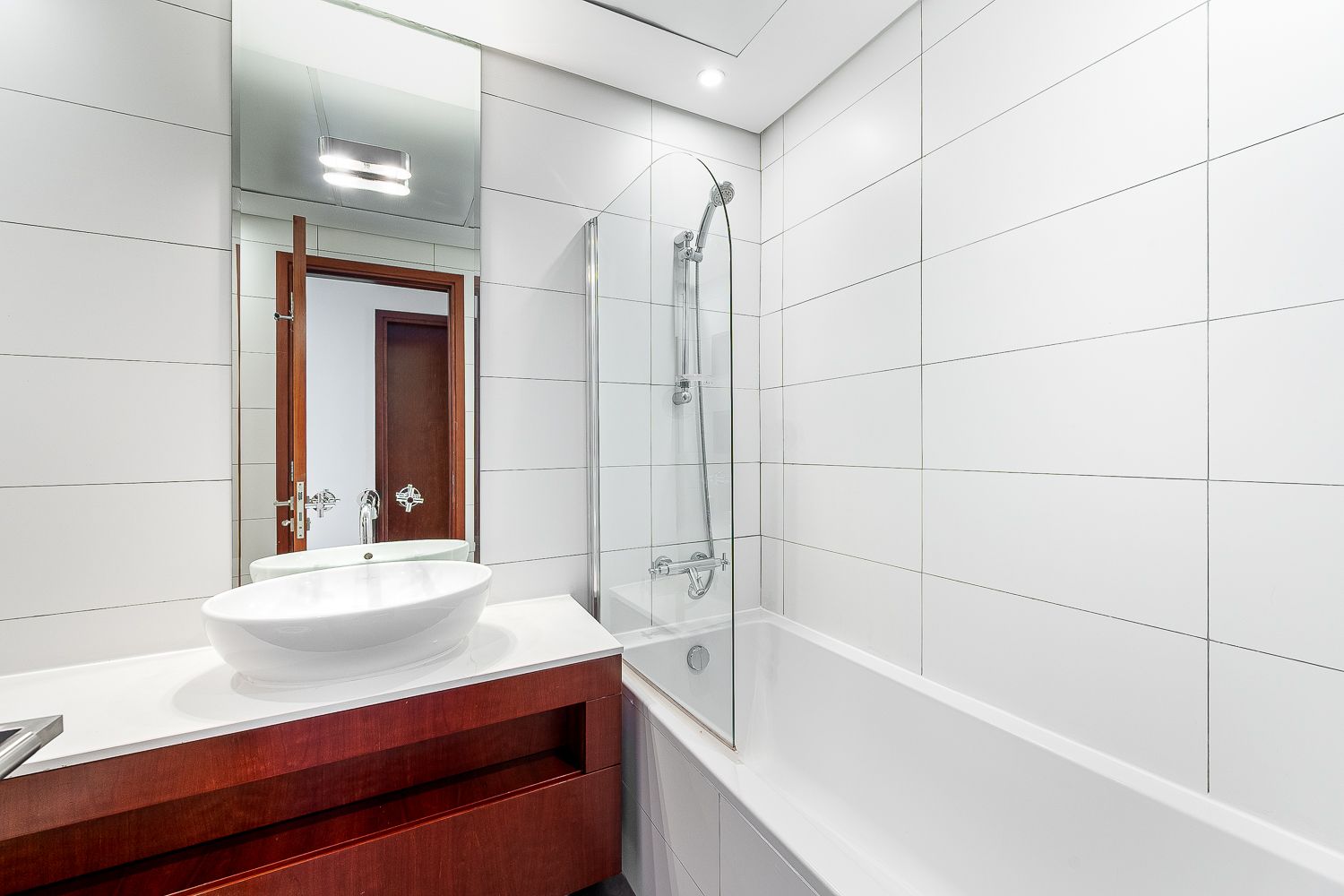 2 Bedrooms Apartment in Maze Tower