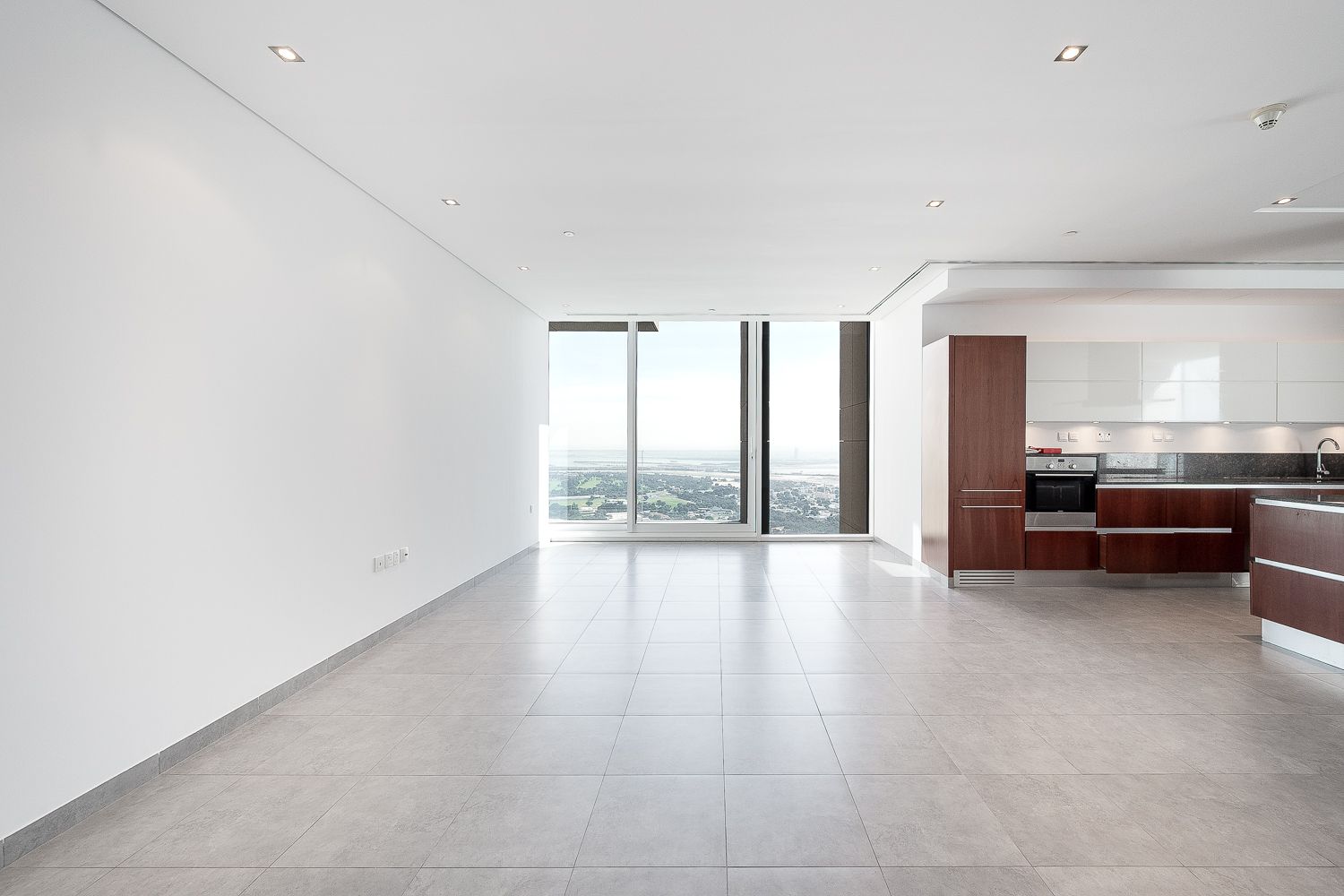 2 Bedrooms Apartment in Maze Tower