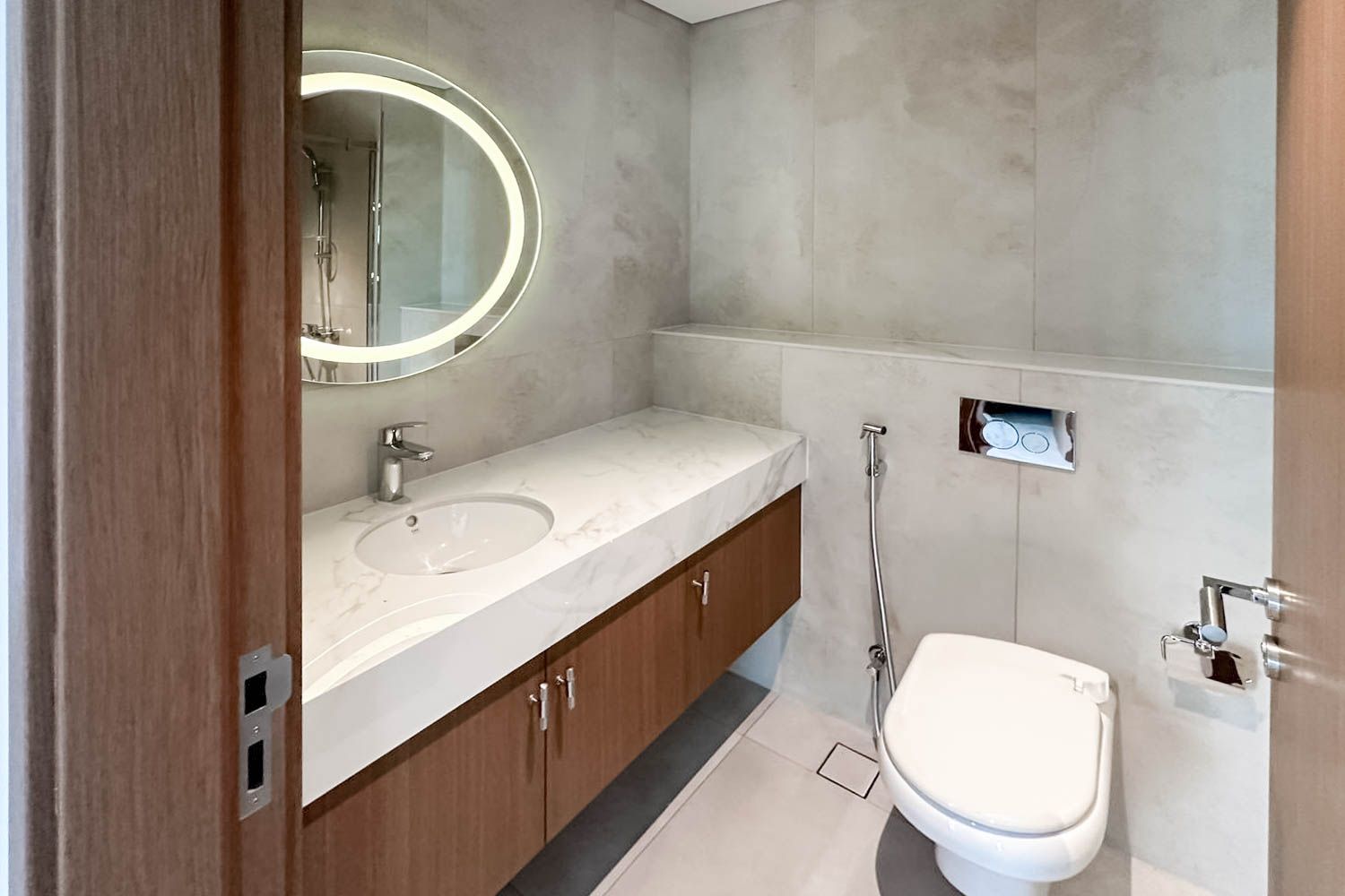 2 Bedrooms Apartment in Azizi Vista