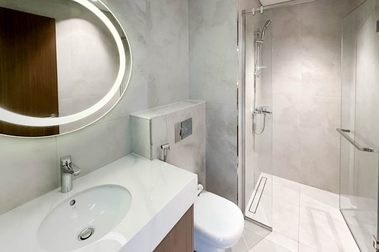 2 Bedrooms Apartment in Azizi Vista