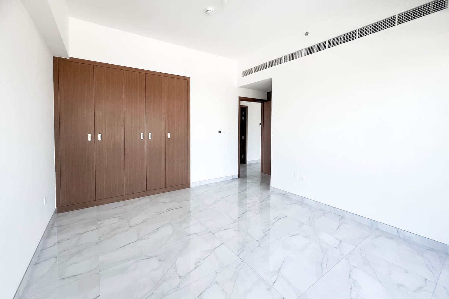 2 Bedrooms Apartment in Azizi Vista