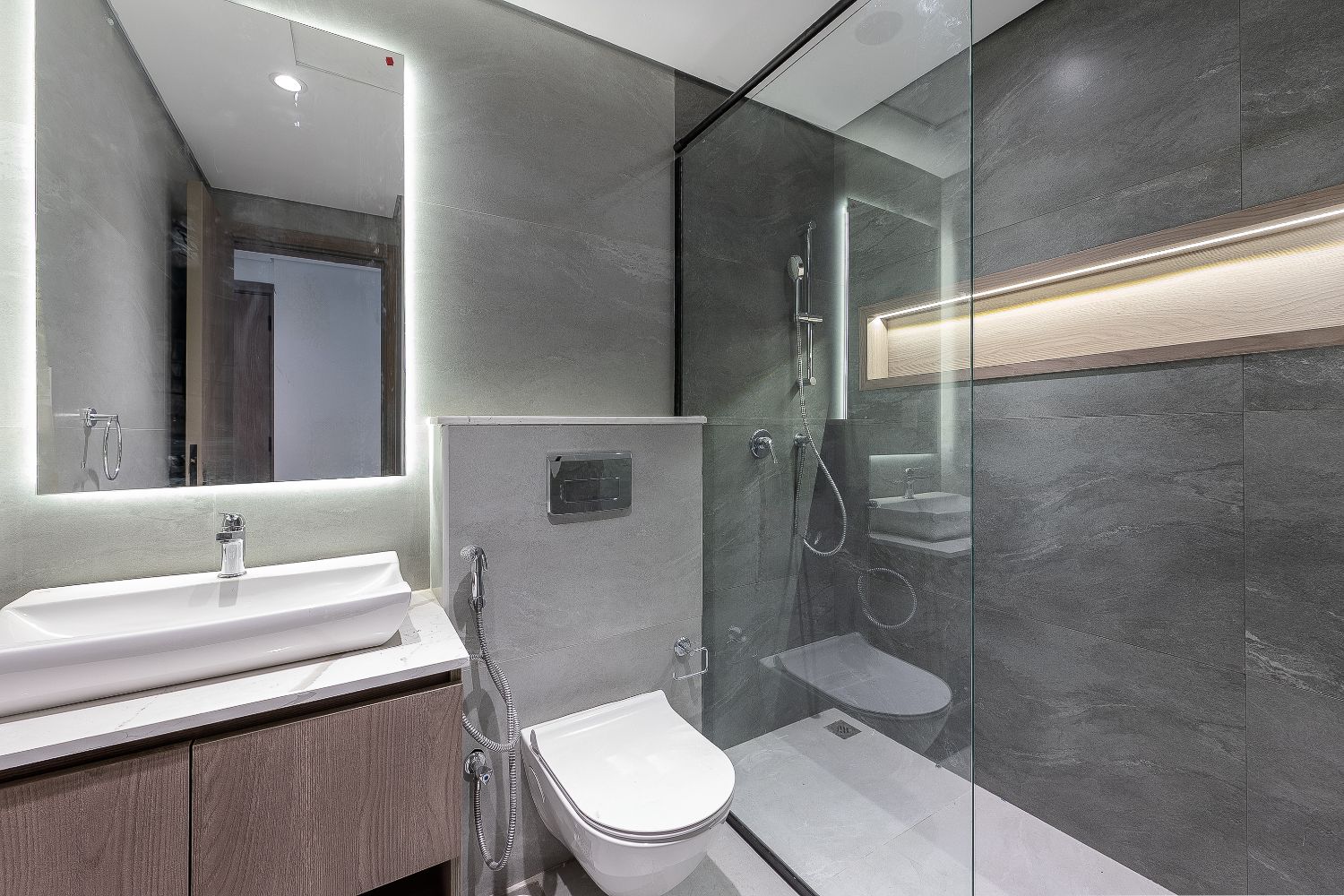 1 Bedroom Apartment in Laya Heights