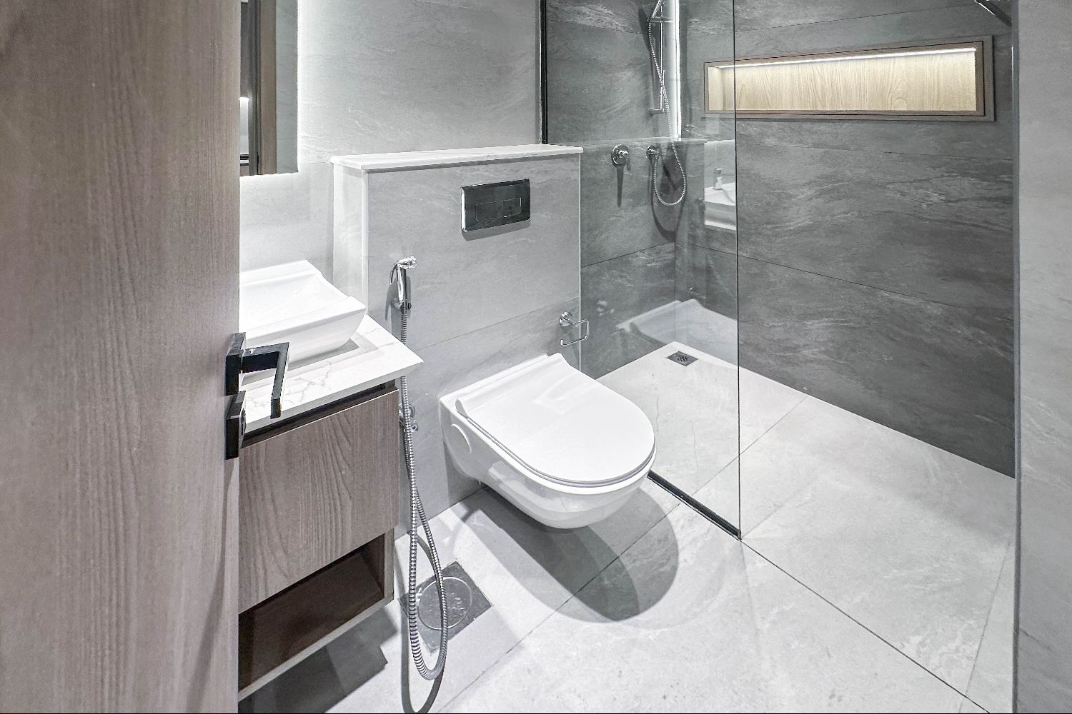  Apartment in Laya Heights