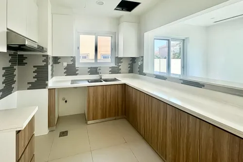 4 Bedrooms Townhouse in Amaranta 1