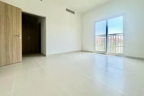 4 Bedrooms Townhouse in Amaranta 1