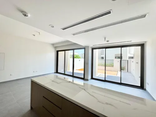 3 Bedrooms Townhouse in La Violeta 2