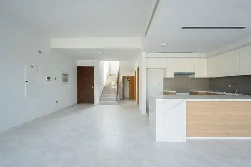 3 Bedrooms Townhouse in La Rosa 6