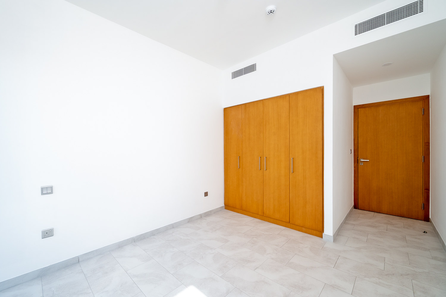 3 Bedrooms Townhouse in La Rosa 5