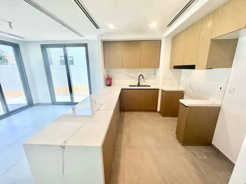 4 Bedrooms Townhouse in La Violeta 2