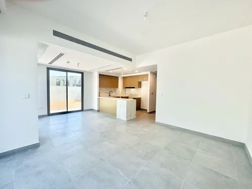 4 Bedrooms Townhouse in La Violeta 2