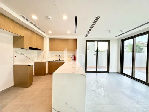 4 Bedrooms Townhouse in La Violeta 1