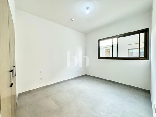 4 Bedrooms Townhouse in La Violeta 1