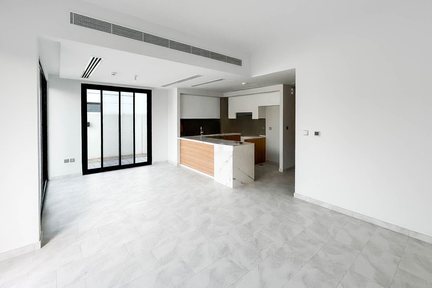 4 Bedrooms Villa in La Rosa 6