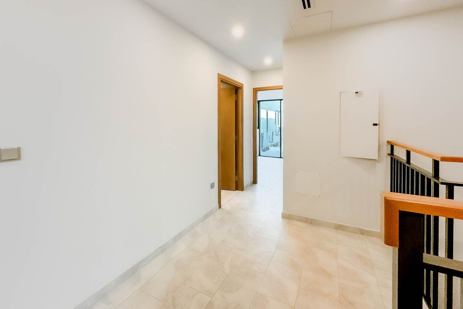 4 Bedrooms Villa in La Rosa 6