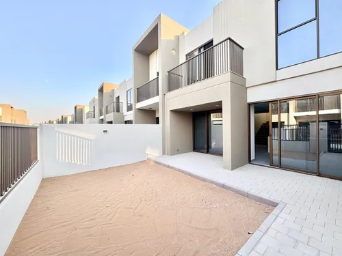 3 Bedrooms Townhouse in La Violeta 2