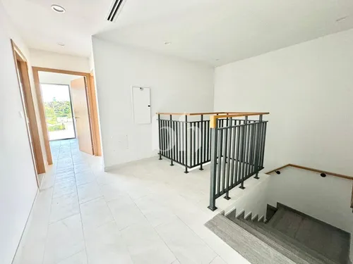 4 Bedrooms Townhouse in La Rosa 5