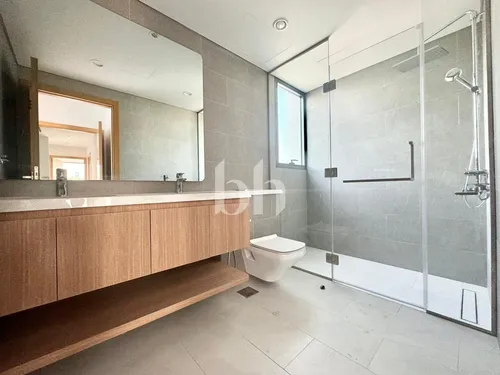 4 Bedrooms Townhouse in La Rosa 5