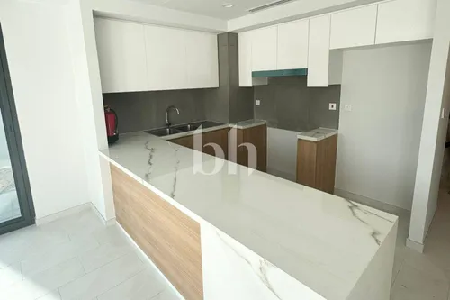 4 Bedrooms Townhouse in La Rosa 5