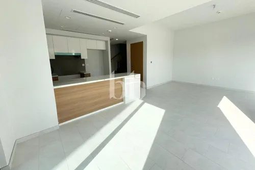 4 Bedrooms Townhouse in La Rosa 5