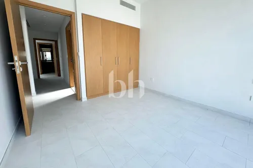 4 Bedrooms Townhouse in La Rosa 5