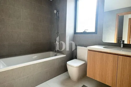 4 Bedrooms Townhouse in La Rosa 5