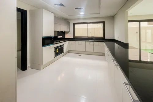 4 Bedrooms Townhouse in Grand Views