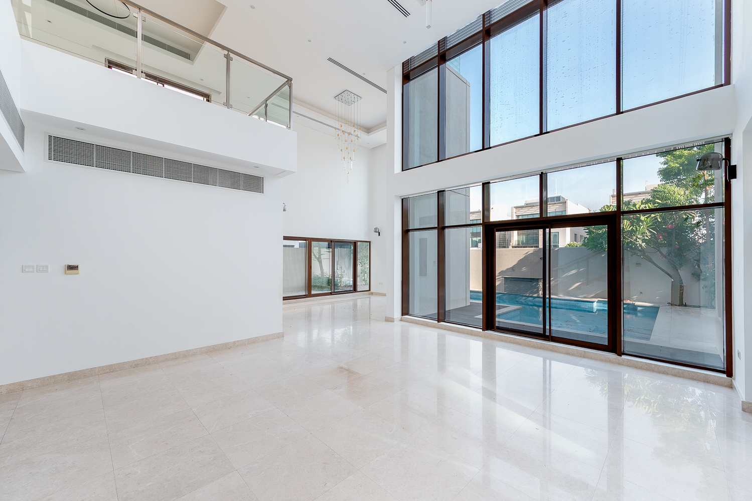 6 Bedrooms Villa in Grand Views