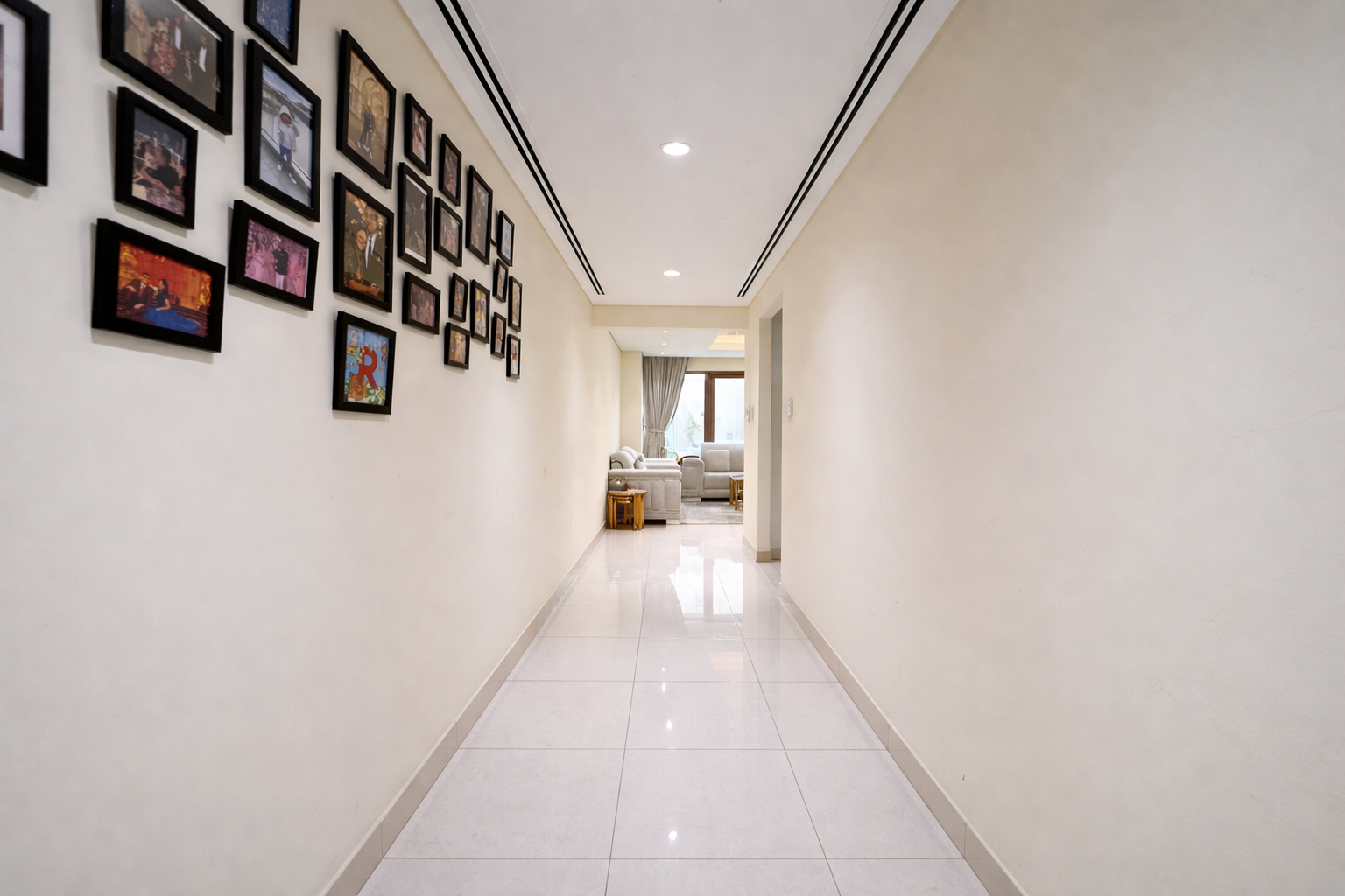 4 Bedrooms Townhouse in Grand Views